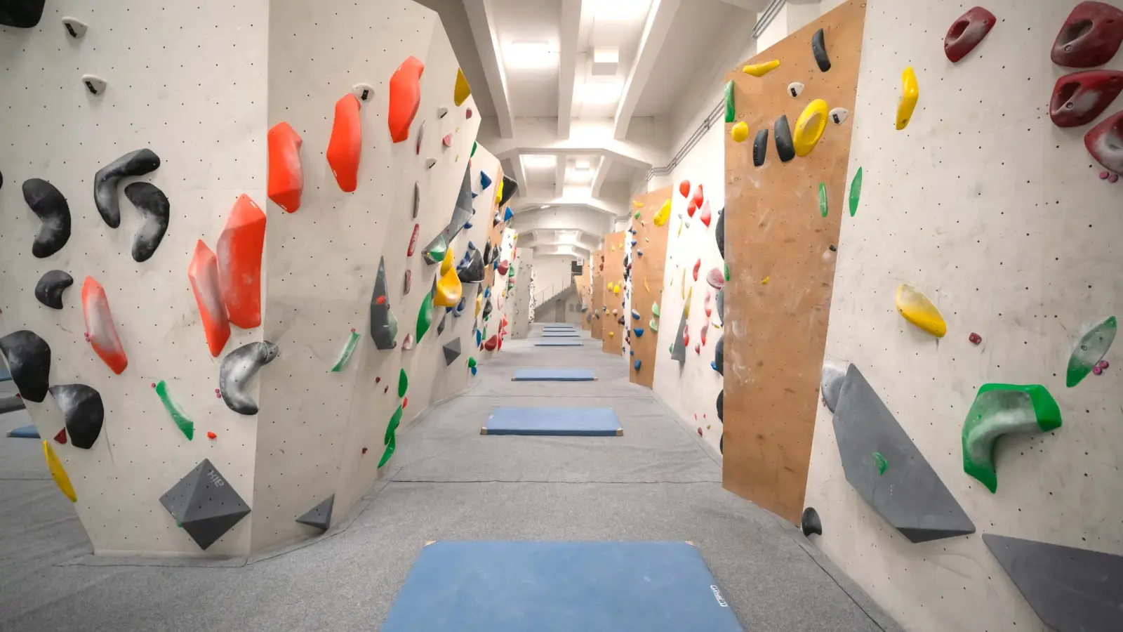 HUDY Boulder Karlín a dětský koutek